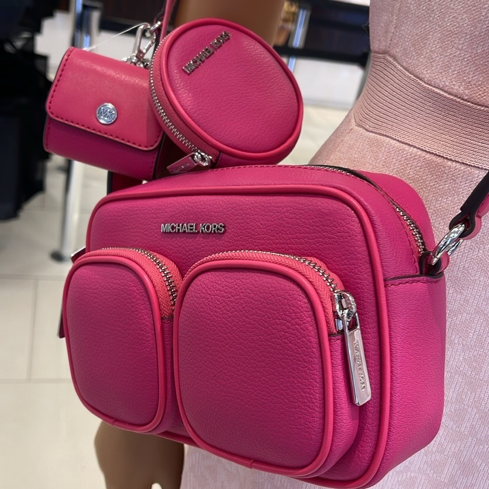Michael Kors Jet Set Leather Md Crossbody Bag with Case for Apple Airpods Pro® - Picture 11 of 16